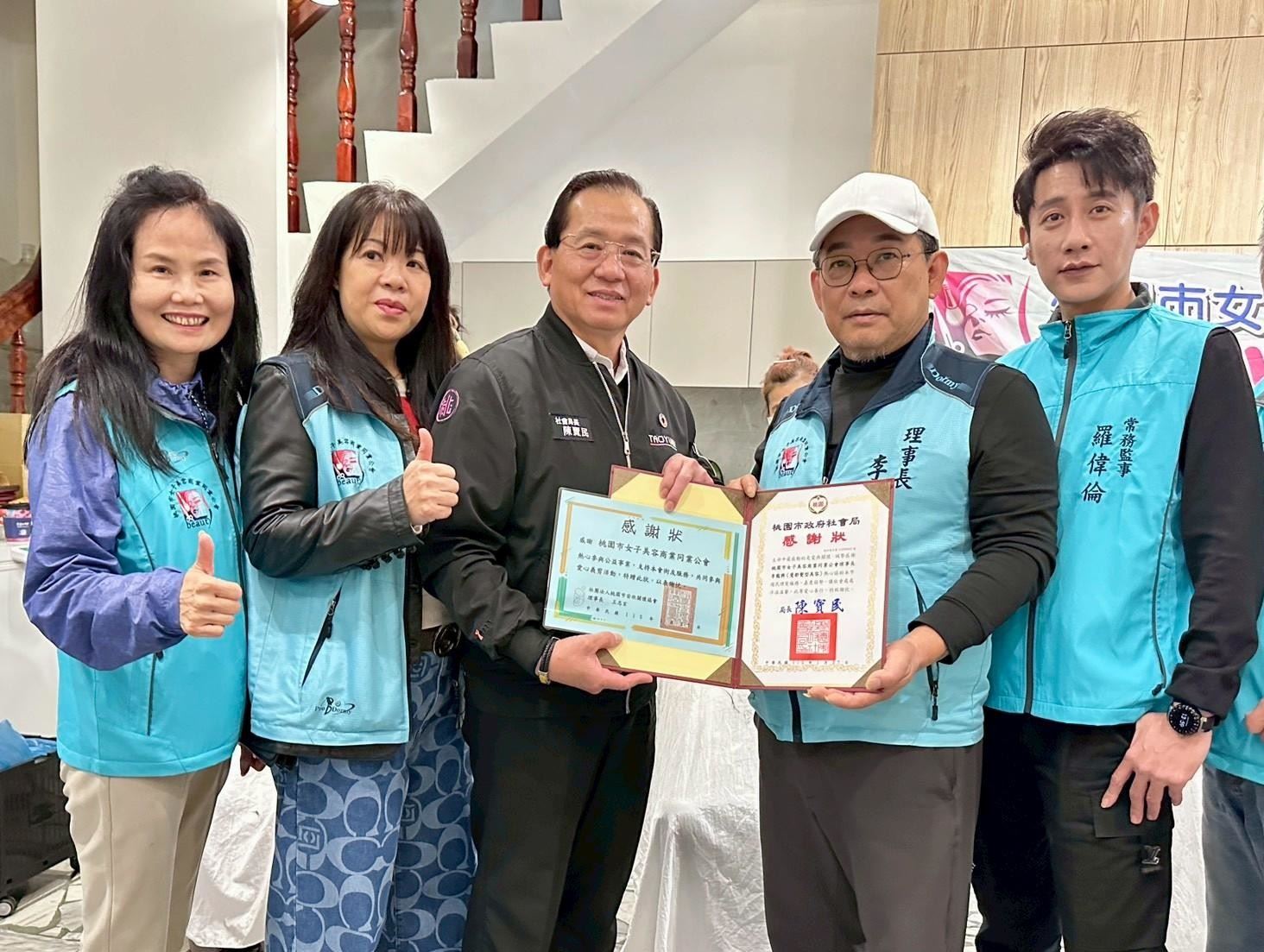 街友據點春節義剪服務 陪伴街友安心過好年