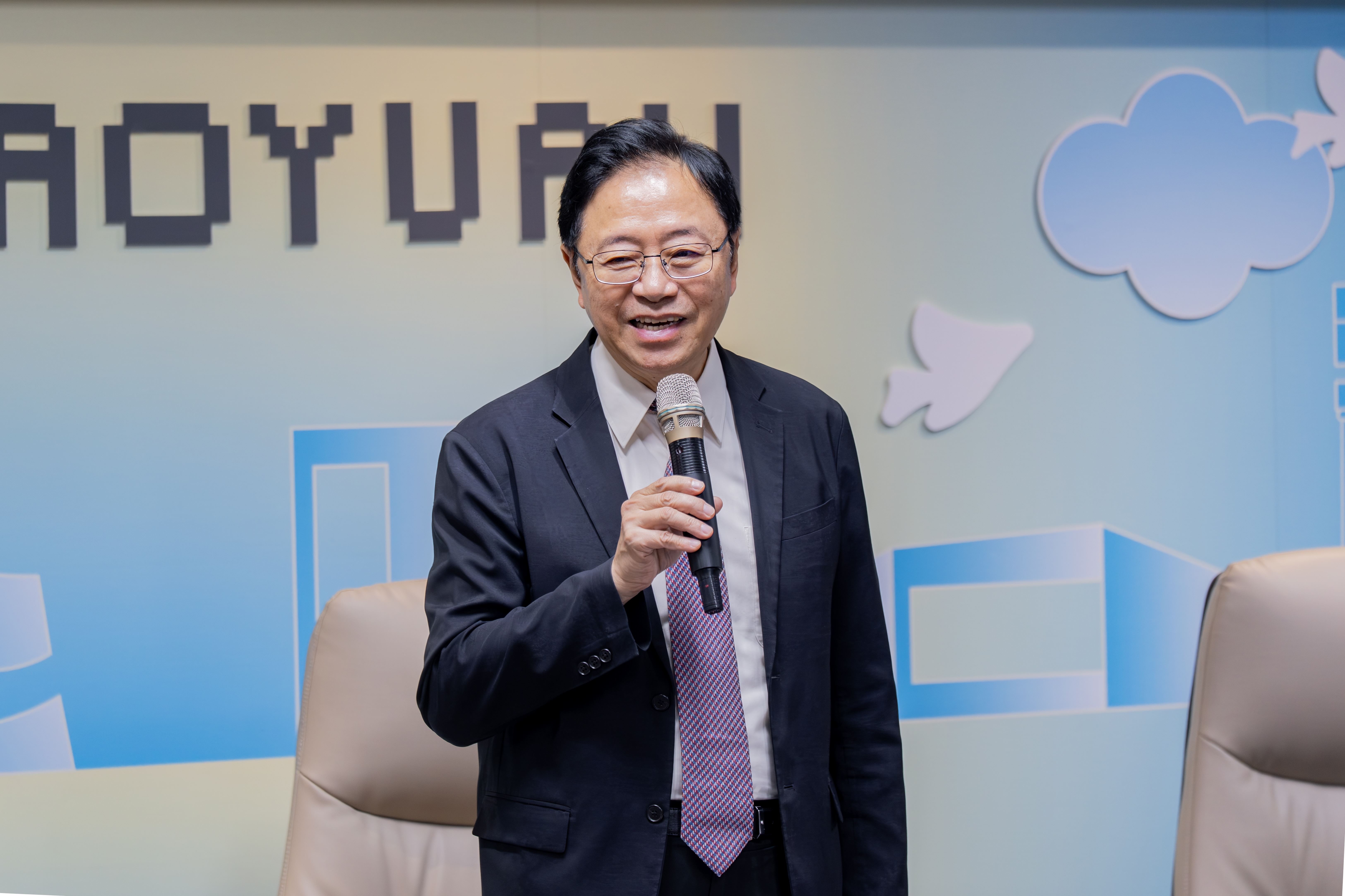 世外桃源基金會捐贈3,750包白米　張市長感謝善心送暖弱勢家庭